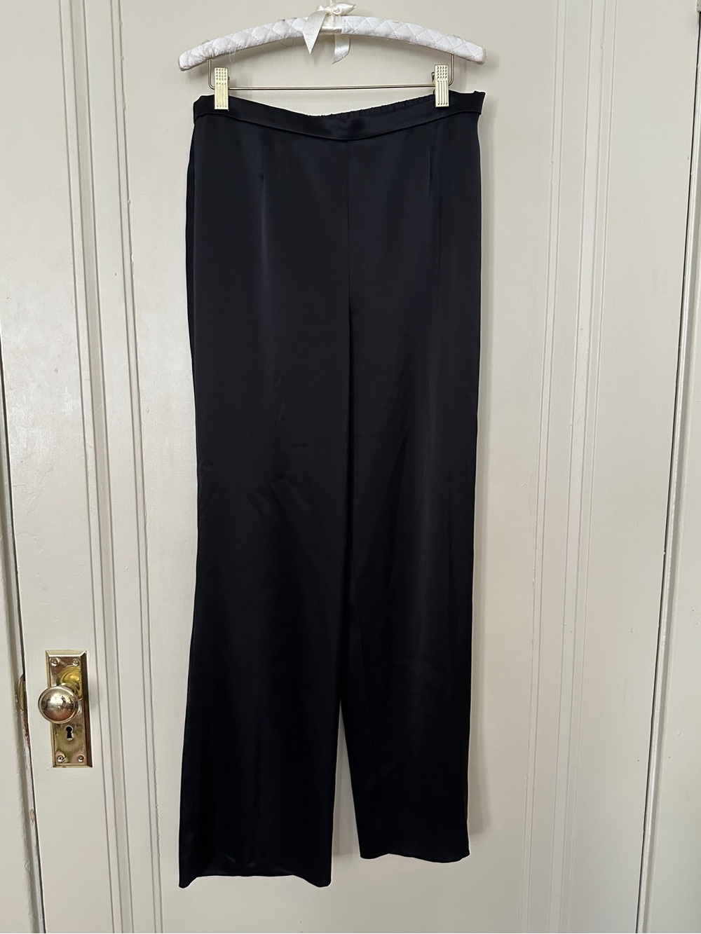 St. John Caviar Black Satin Pants - Picture 2 of 11